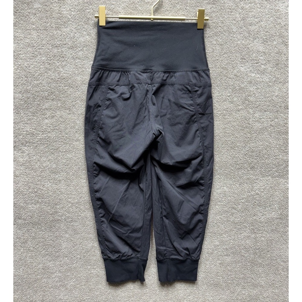 Lululemon Size 2 Dance Studio High-Rise Jogger Cropped Black 24" Athleisure EUC - Picture 3 of 4